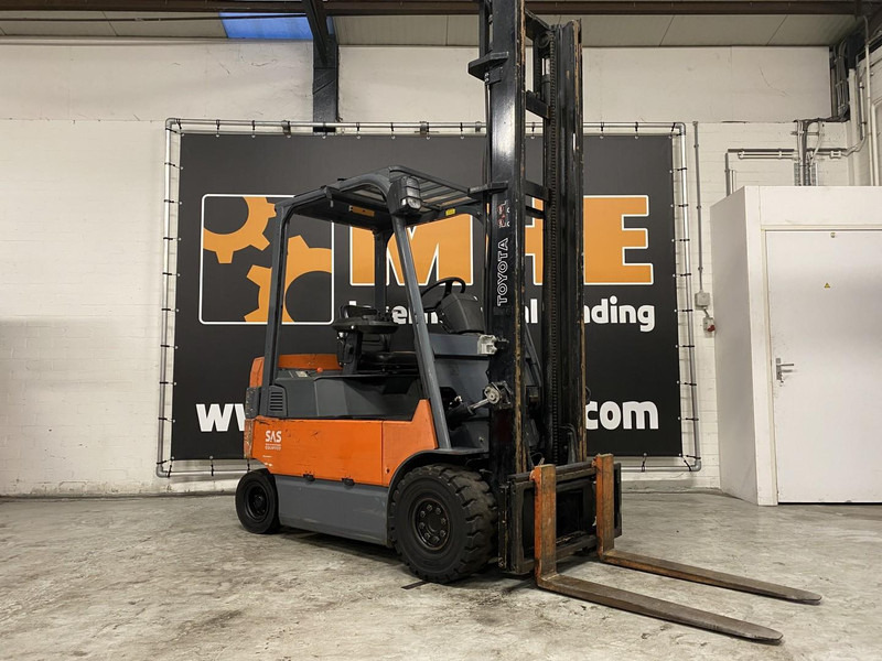 Toyota 7FBMF25 - Forklift listrik: gambar 1 Toyota 7FBMF25 - Forklift listrik: gambar 1