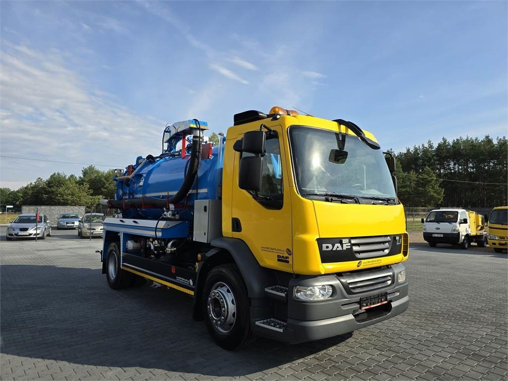 DAF WHALE 2012 WUKO for the collection of liquid waste - Truk vakum: gambar 3 DAF WHALE 2012 WUKO for the collection of liquid waste - Truk vakum: gambar 3