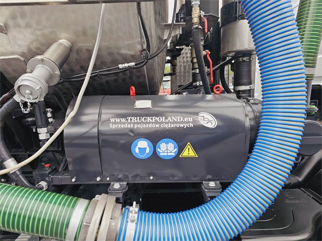 Truk vakum DAF WUKO SCK-4HW for collecting waste liquid separator: gambar 25 Truk vakum DAF WUKO SCK-4HW for collecting waste liquid separator: gambar 25