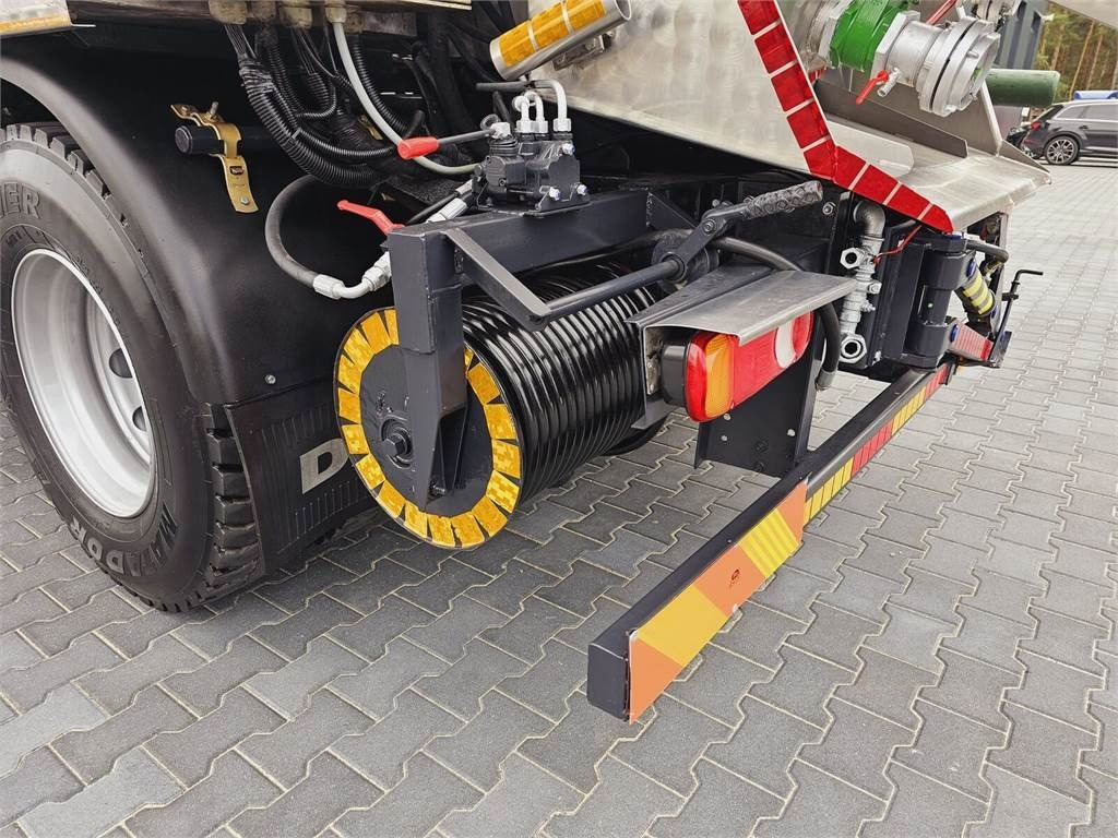 Truk vakum DAF WUKO SCK-4HW for collecting waste liquid separator: gambar 15 Truk vakum DAF WUKO SCK-4HW for collecting waste liquid separator: gambar 15