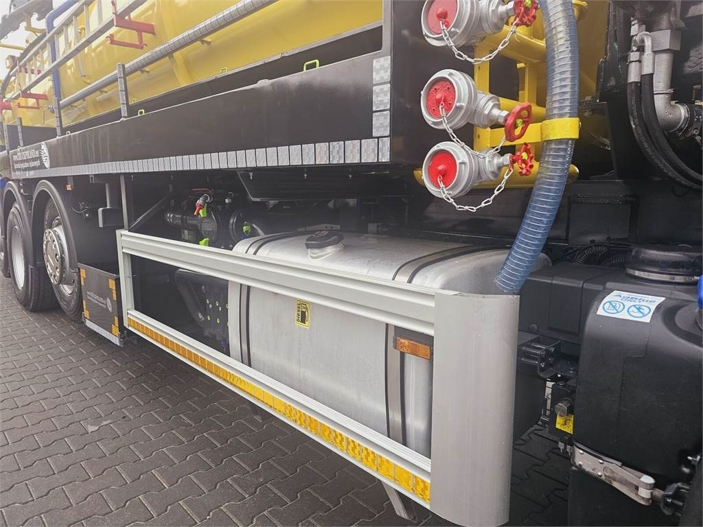 Truk vakum Iveco RAVO WUKO FOR CHANNEL CLEANING druck saug kanal: gambar 27