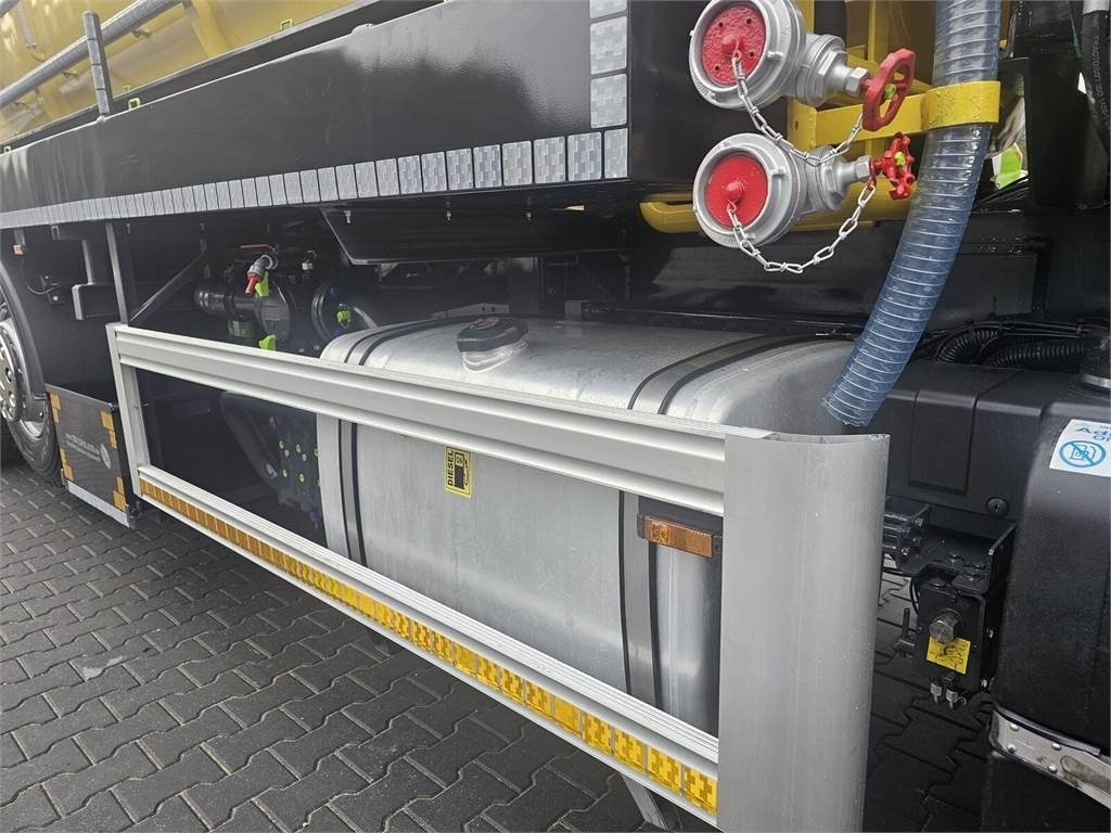 Truk vakum Iveco RAVO WUKO FOR CHANNEL CLEANING druck saug kanal: gambar 29