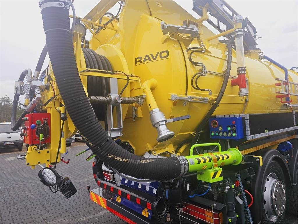Truk vakum Iveco RAVO WUKO FOR CHANNEL CLEANING druck saug kanal: gambar 20