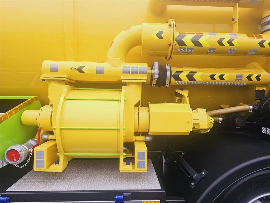 Truk vakum Iveco RAVO WUKO FOR CHANNEL CLEANING druck saug kanal: gambar 13