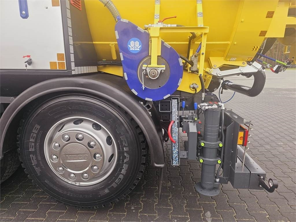 Truk vakum Iveco RAVO WUKO FOR CHANNEL CLEANING druck saug kanal: gambar 15