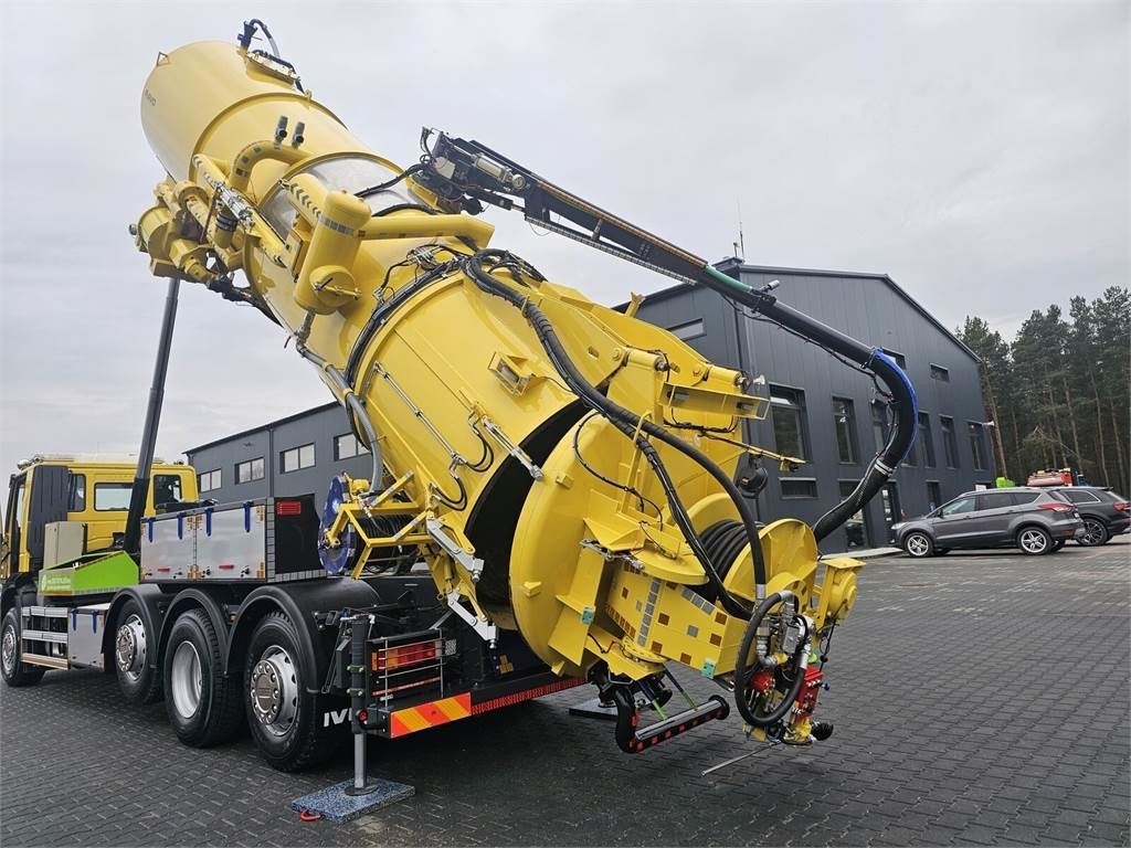 Truk vakum Iveco RAVO WUKO FOR CHANNEL CLEANING druck saug kanal: gambar 33