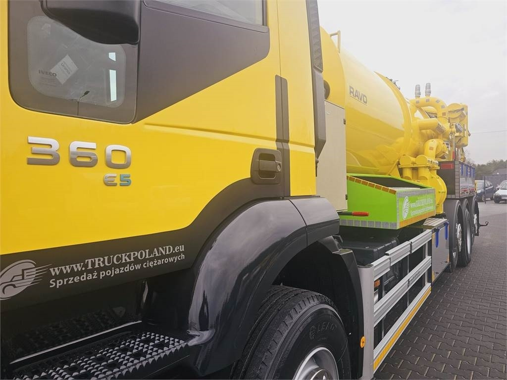 Truk vakum Iveco RAVO WUKO FOR CHANNEL CLEANING druck saug kanal: gambar 9
