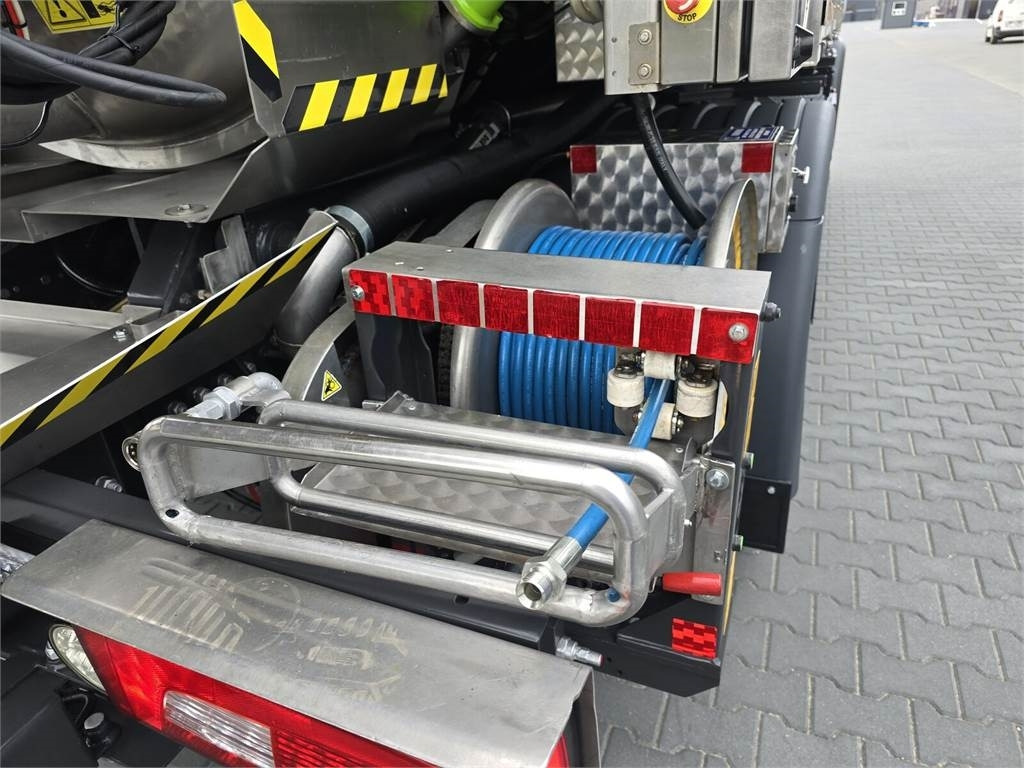 Leasing Scania MORO KAISER WUKO COMBI HOT WATER FOR CLEANING SEWE  Scania MORO KAISER WUKO COMBI HOT WATER FOR CLEANING SEWE: gambar 4