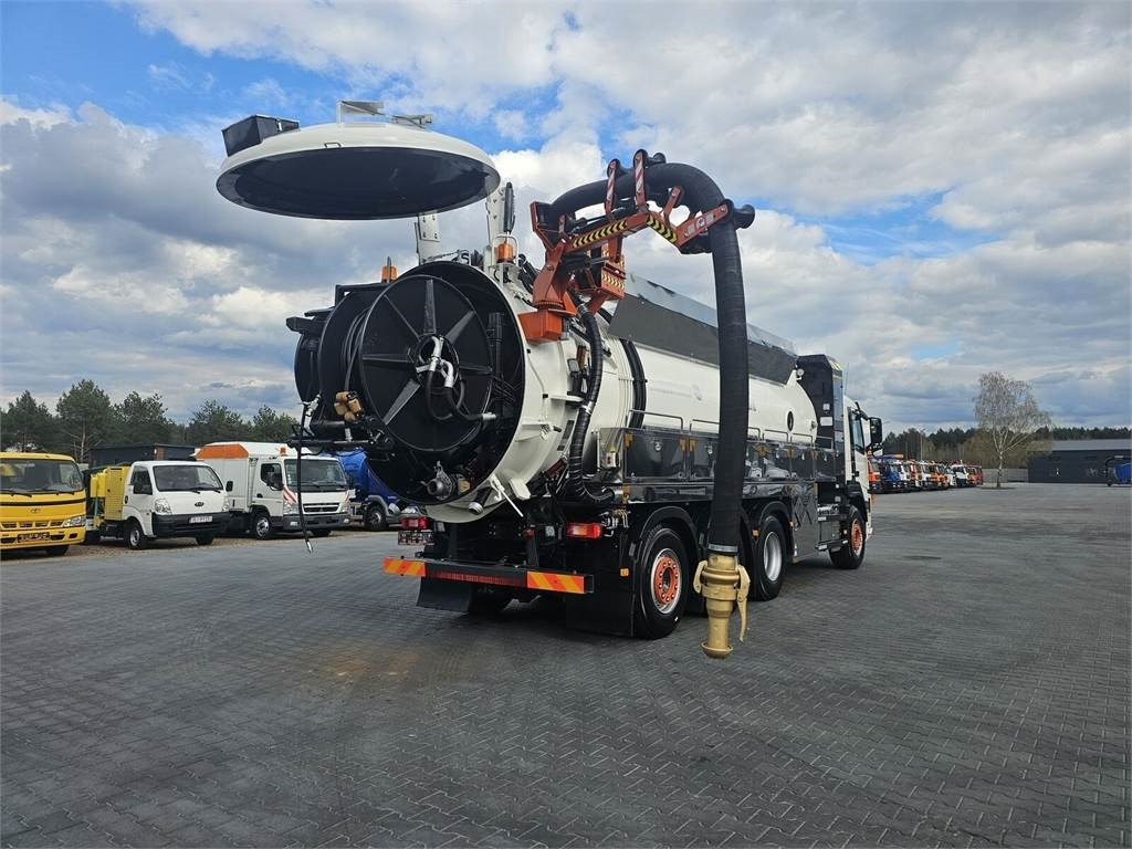 Volvo WUKO ADR ROLBA FOR CLEANING CHANNELS COMBI - Kendaraan Kota/ Khusus: gambar 1 Volvo WUKO ADR ROLBA FOR CLEANING CHANNELS COMBI - Kendaraan Kota/ Khusus: gambar 1