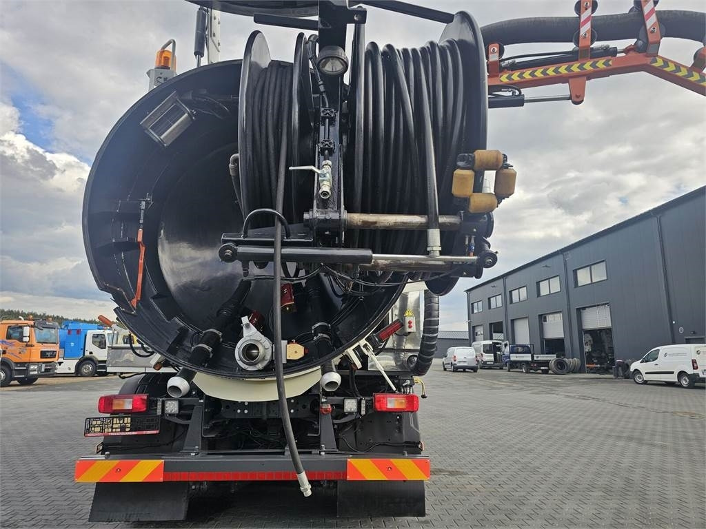 Volvo WUKO ADR ROLBA FOR CLEANING CHANNELS COMBI - Kendaraan Kota/ Khusus: gambar 5 Volvo WUKO ADR ROLBA FOR CLEANING CHANNELS COMBI - Kendaraan Kota/ Khusus: gambar 5