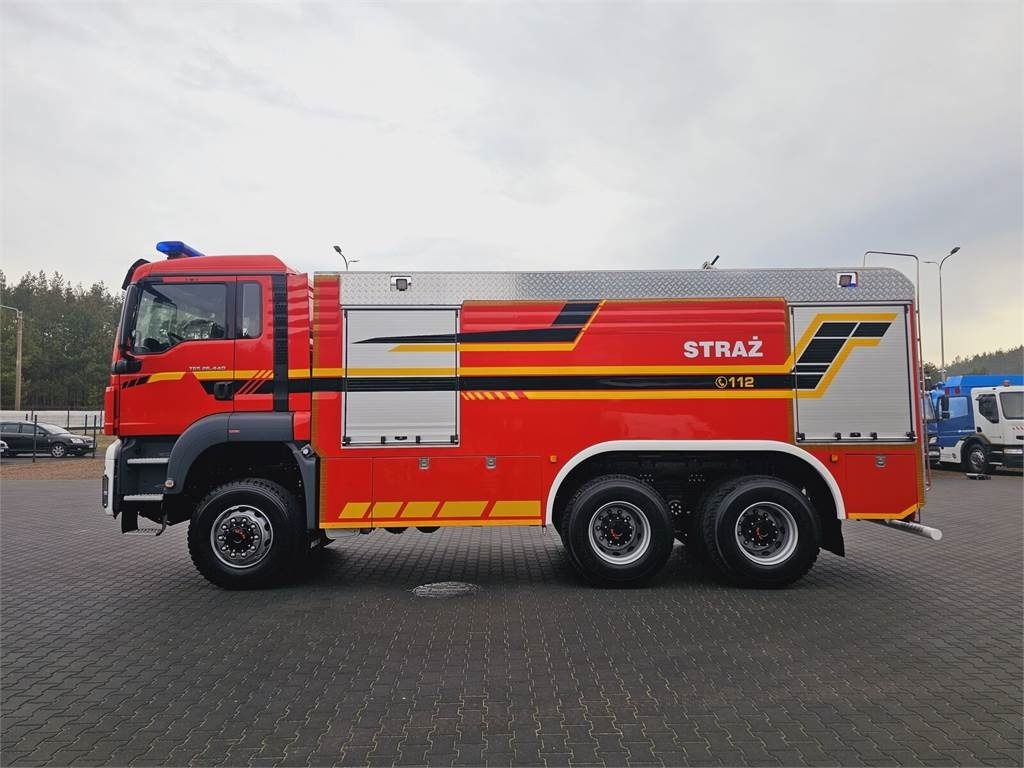 MAN TGS 26.440 6x6 9500 l water + 950 foam Stolarczyk - Truk pemadam kebakaran: gambar 2 MAN TGS 26.440 6x6 9500 l water + 950 foam Stolarczyk - Truk pemadam kebakaran: gambar 2