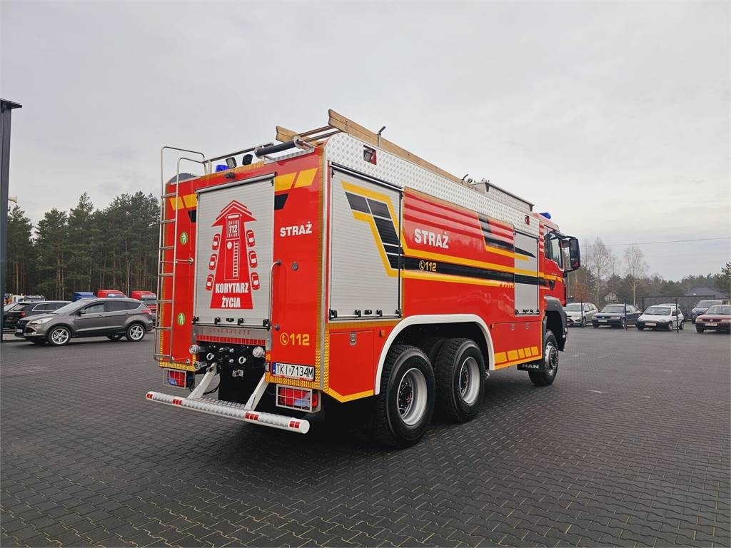 MAN TGS 26.440 6x6 9500 l water + 950 foam Stolarczyk - Truk pemadam kebakaran: gambar 4 MAN TGS 26.440 6x6 9500 l water + 950 foam Stolarczyk - Truk pemadam kebakaran: gambar 4