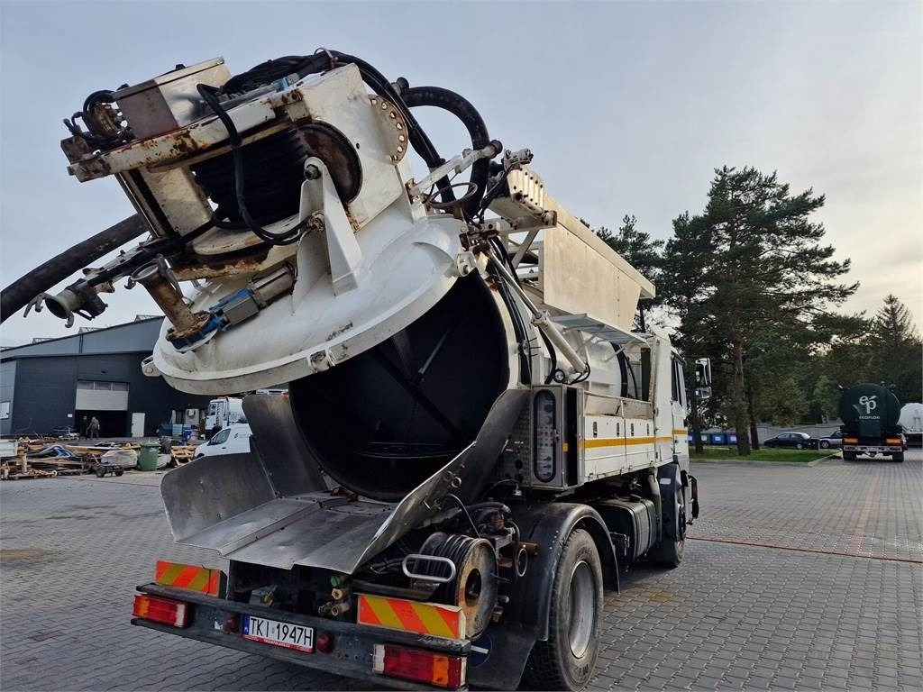 MAN WUKO MORO KOMBI FOR CHANNEL CLEANING  - Truk vakum: gambar 1 MAN WUKO MORO KOMBI FOR CHANNEL CLEANING  - Truk vakum: gambar 1