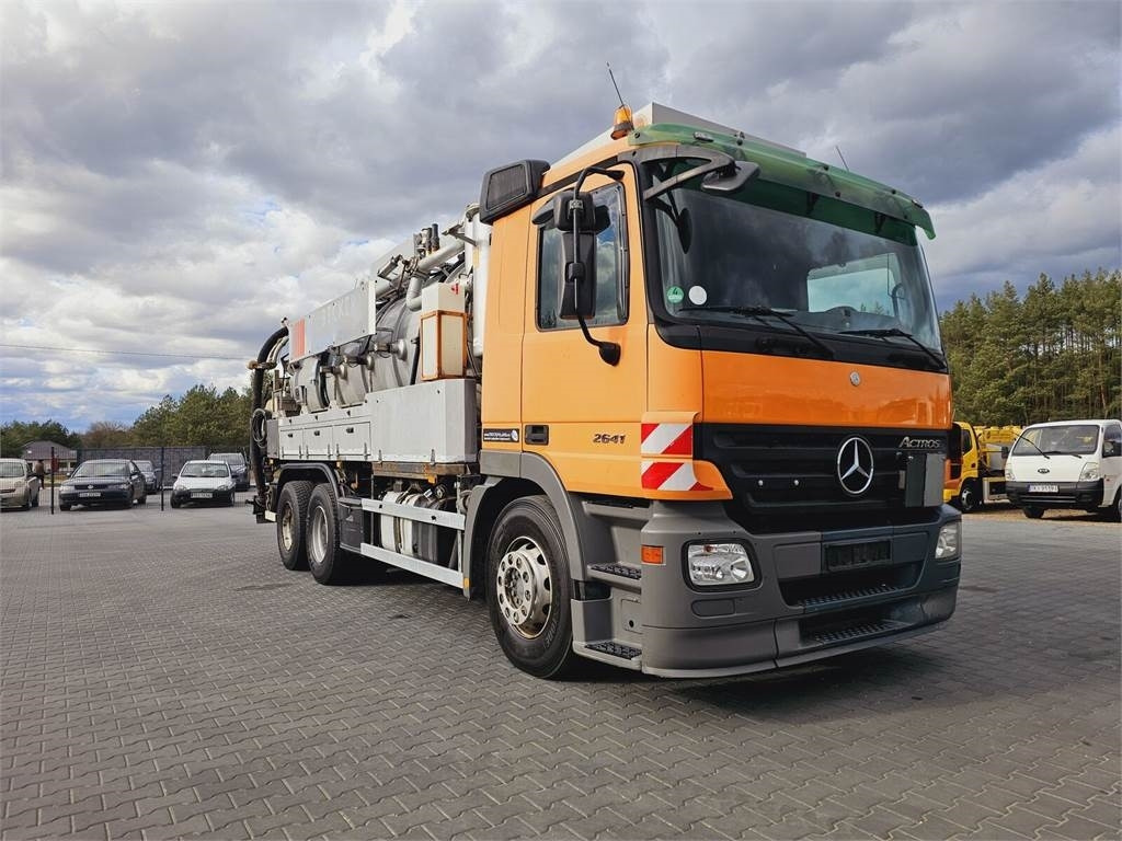 Mercedes-Benz WUKO KROLL COMBI FOR SEWER CLEANING - Truk vakum: gambar 3 Mercedes-Benz WUKO KROLL COMBI FOR SEWER CLEANING - Truk vakum: gambar 3