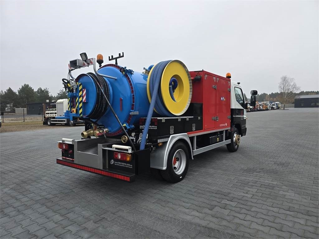 Mitsubishi RIONED COMBI WUKO FOR CLEANING SEWAGE - Truk vakum: gambar 5 Mitsubishi RIONED COMBI WUKO FOR CLEANING SEWAGE - Truk vakum: gambar 5