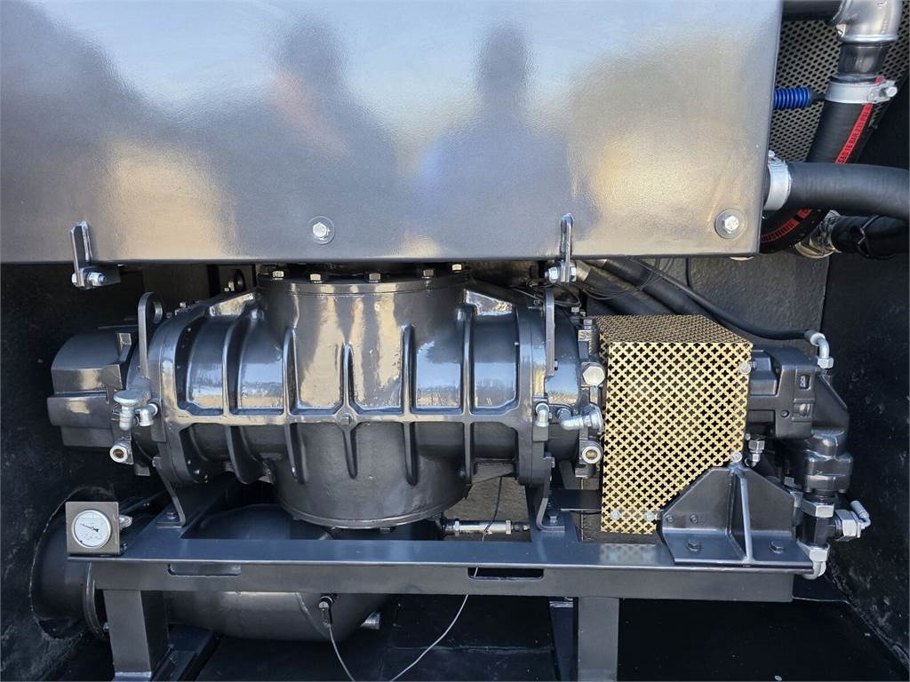 Ekskavator Scania Larsen FlexVac 311 Vacuum suction loader: gambar 15