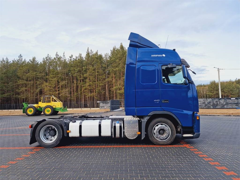 Volvo FH 13 440 - Tractor head: gambar 5 Volvo FH 13 440 - Tractor head: gambar 5