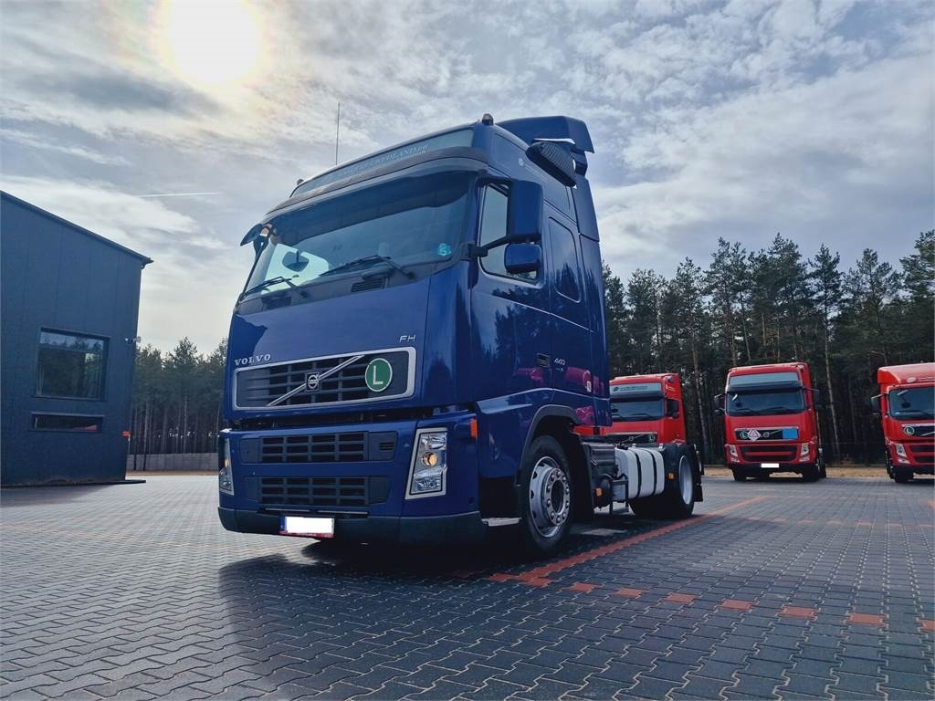 Volvo FH 13 440 - Tractor head: gambar 1 Volvo FH 13 440 - Tractor head: gambar 1