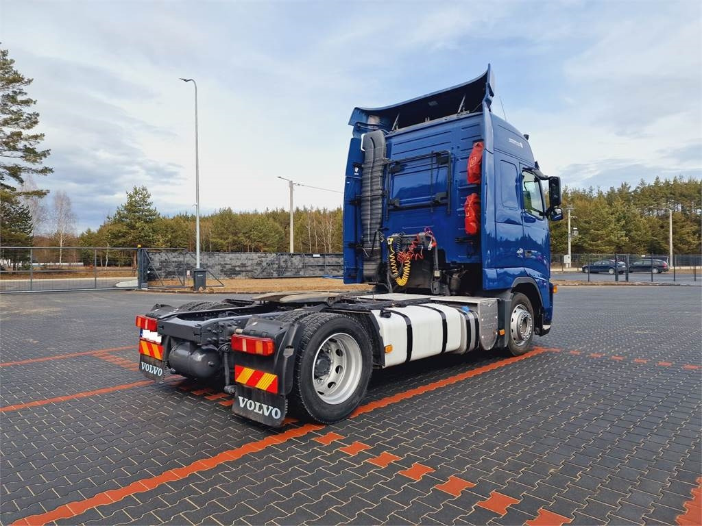 Volvo FH 13 440 - Tractor head: gambar 4 Volvo FH 13 440 - Tractor head: gambar 4