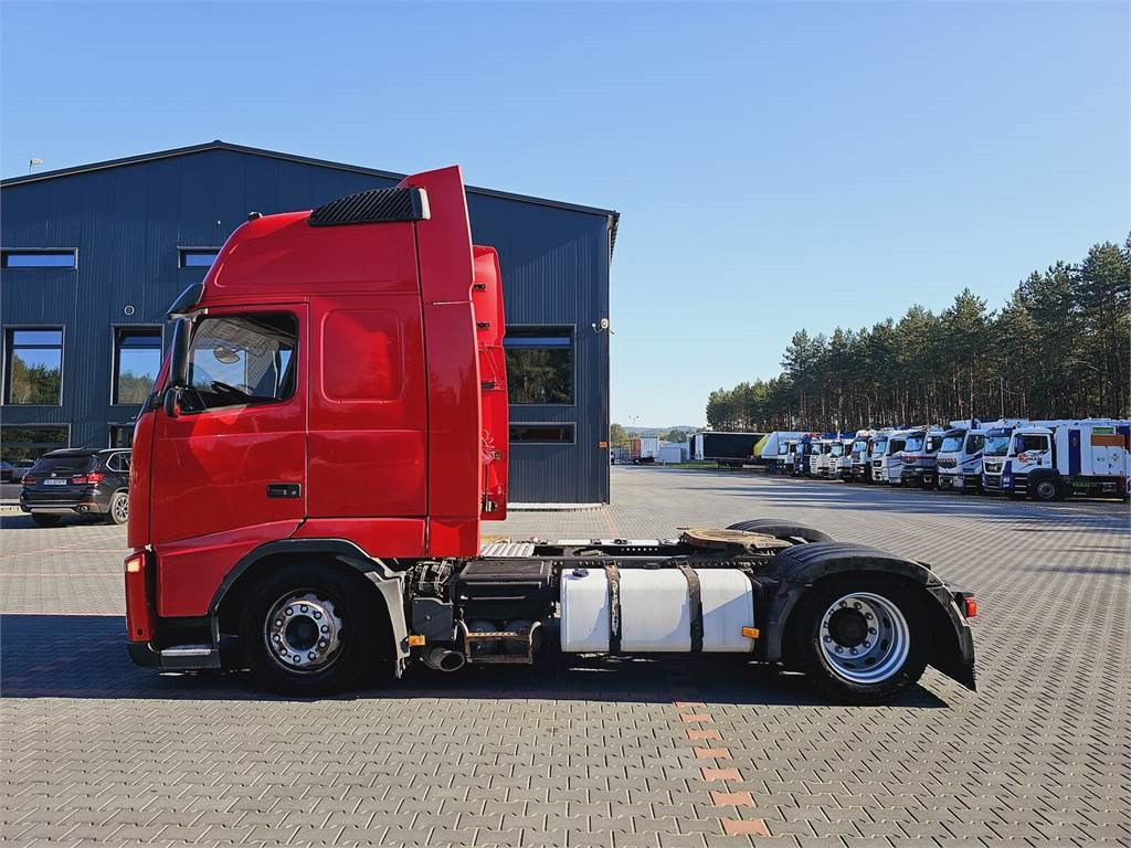 Volvo FH13 XXL MANUAL 420 EURO 5 2011 r MEGA LOW DECK - Tractor head: gambar 3 Volvo FH13 XXL MANUAL 420 EURO 5 2011 r MEGA LOW DECK - Tractor head: gambar 3
