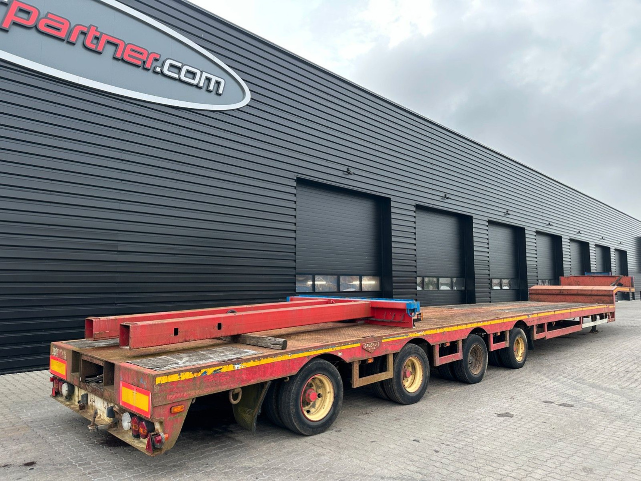 Broshuis 4 achs tieflader / 2 x ausziehbar / 43.650 mm - Semi-trailer low bed: gambar 2 Broshuis 4 achs tieflader / 2 x ausziehbar / 43.650 mm - Semi-trailer low bed: gambar 2