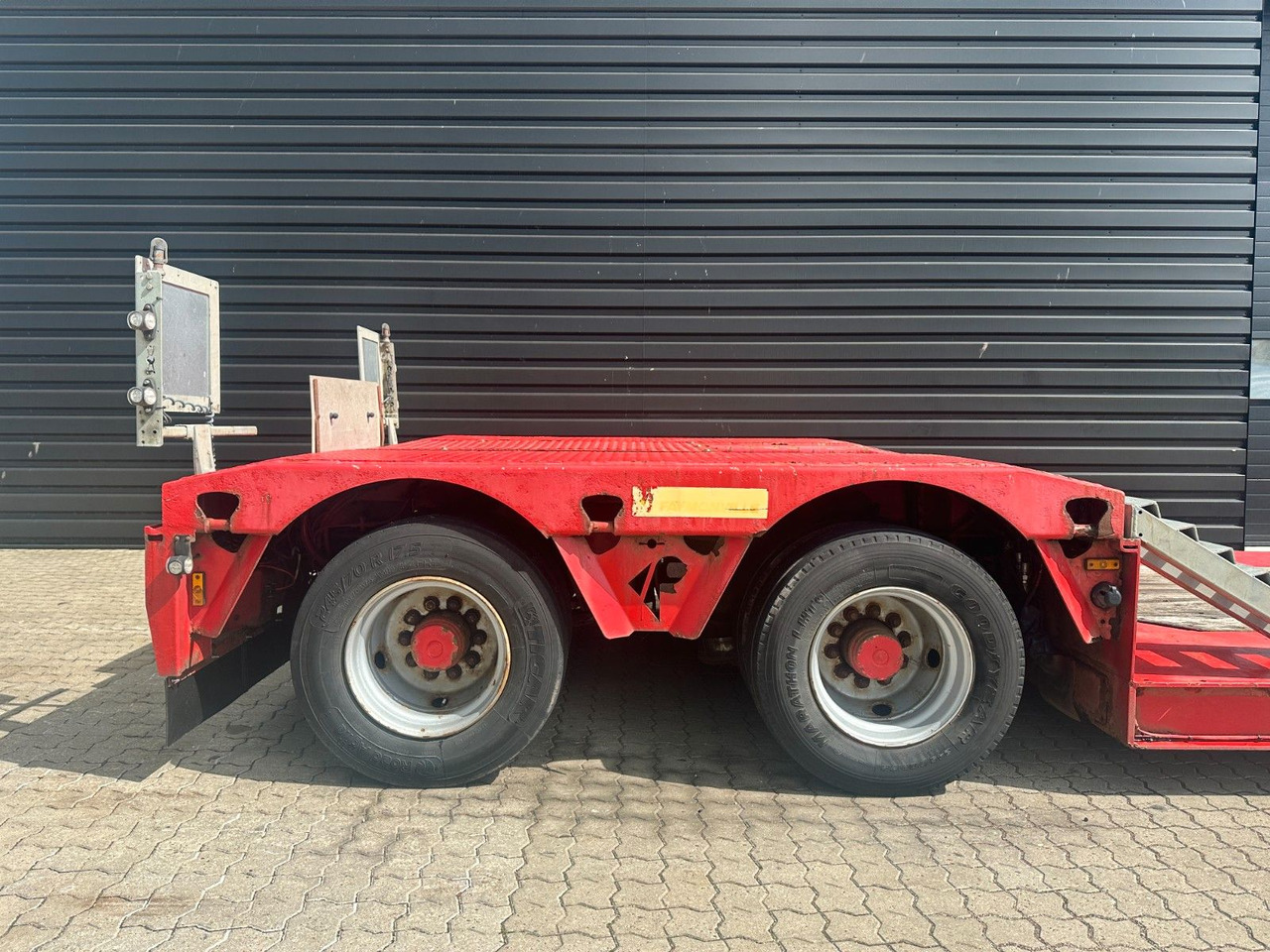 Faymonville Megamax 2 achs. tiefbett - Semi-trailer low bed: gambar 4 Faymonville Megamax 2 achs. tiefbett - Semi-trailer low bed: gambar 4