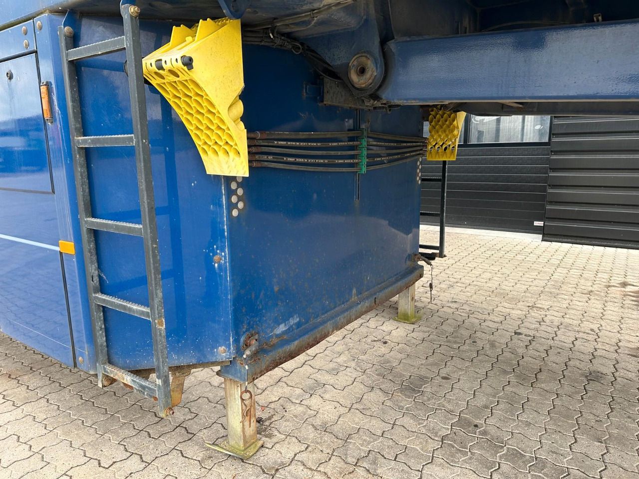 Langendorf 3 achs Innenlader Langendorf 3 achs Innenlader - Semi-trailer low bed: gambar 4 Langendorf 3 achs Innenlader Langendorf 3 achs Innenlader - Semi-trailer low bed: gambar 4