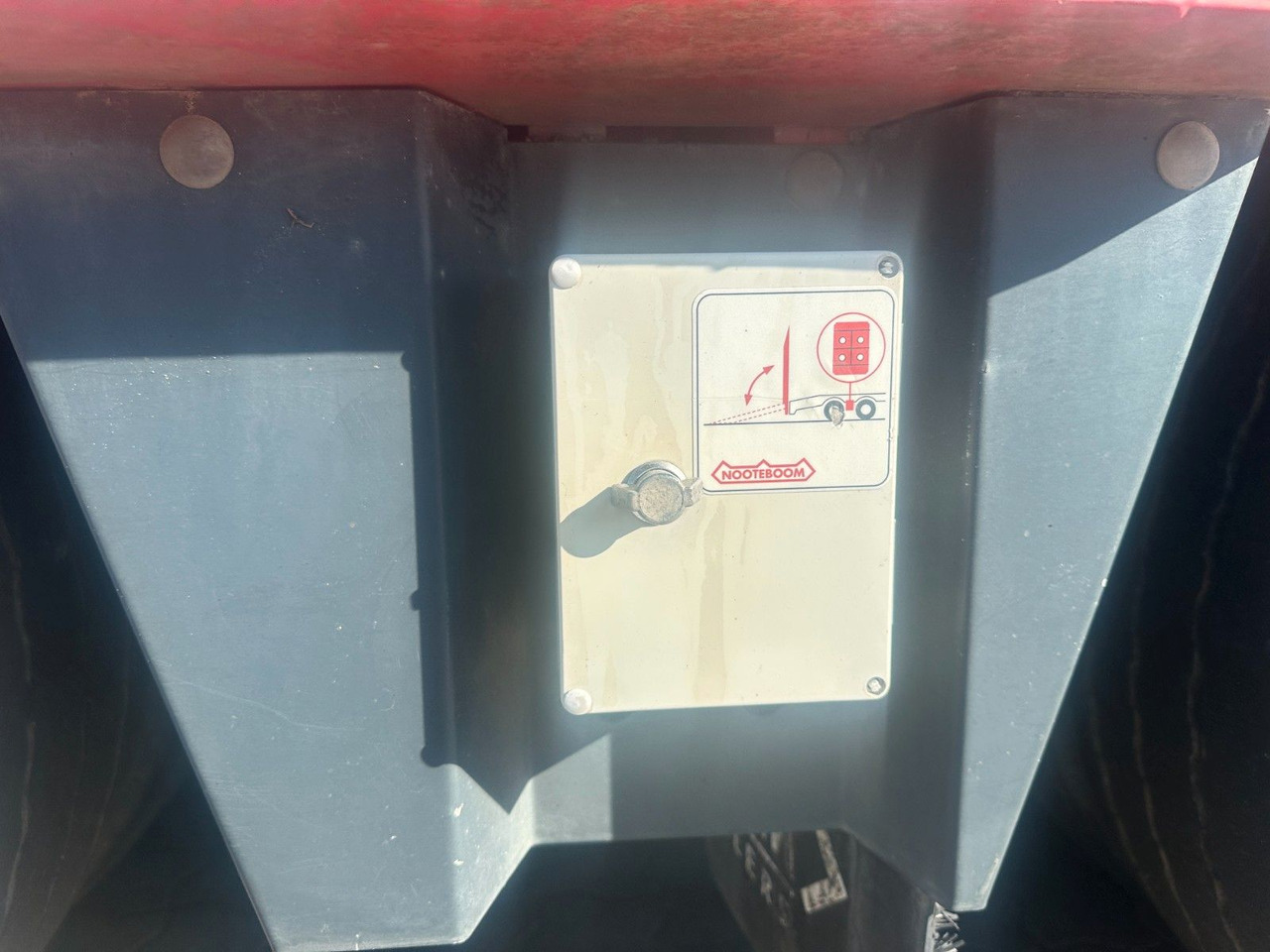 Nooteboom 4 achs anhänger / Doppelt rampen - Trailer low bed: gambar 5 Nooteboom 4 achs anhänger / Doppelt rampen - Trailer low bed: gambar 5