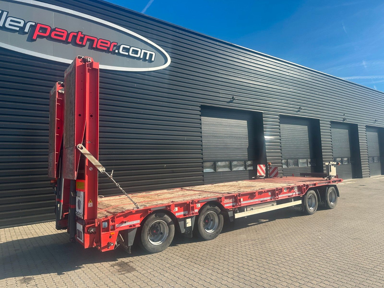 Nooteboom 4 achs anhänger / Doppelt rampen - Trailer low bed: gambar 2 Nooteboom 4 achs anhänger / Doppelt rampen - Trailer low bed: gambar 2
