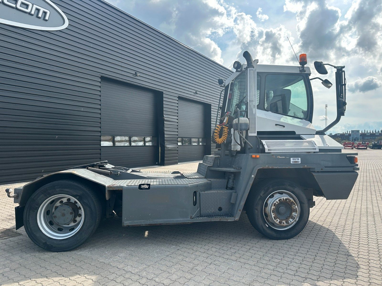Terberg TT222 - Traktor terminal: gambar 2 Terberg TT222 - Traktor terminal: gambar 2