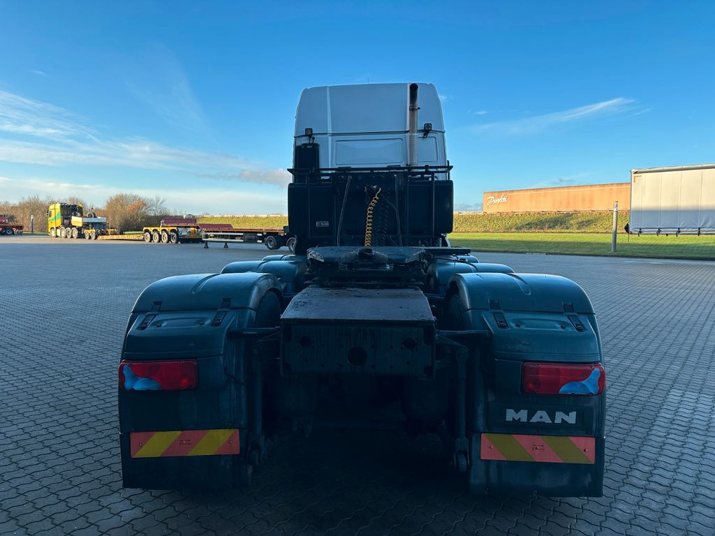 MAN TGX 41.540 8x4 - Tractor head: gambar 4 MAN TGX 41.540 8x4 - Tractor head: gambar 4
