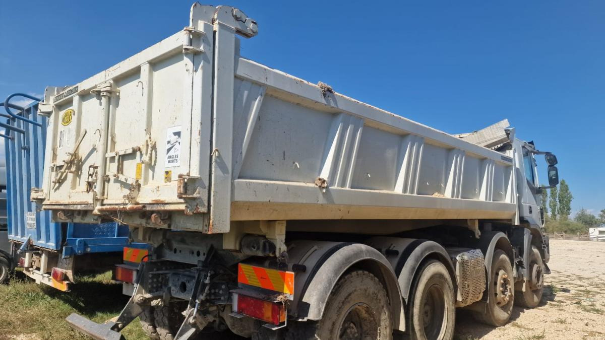 Iveco Trakker 410 - Truk jungkit: gambar 2 Iveco Trakker 410 - Truk jungkit: gambar 2