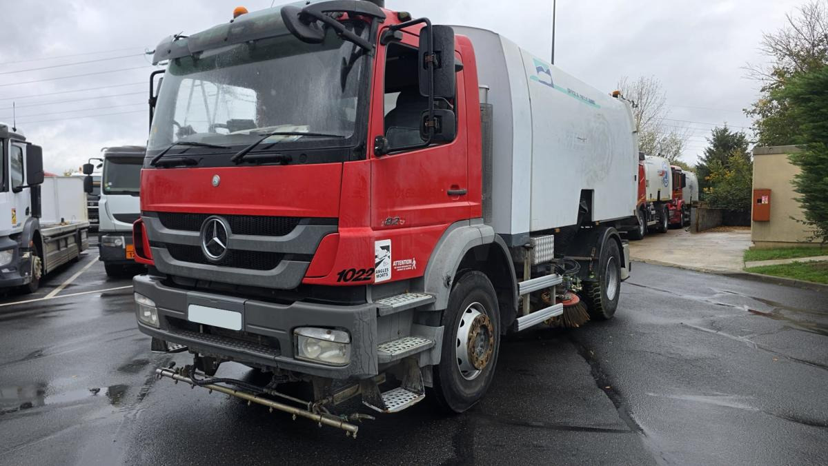 Mercedes Axor 1829 KO - Penyapu jalan: gambar 1 Mercedes Axor 1829 KO - Penyapu jalan: gambar 1