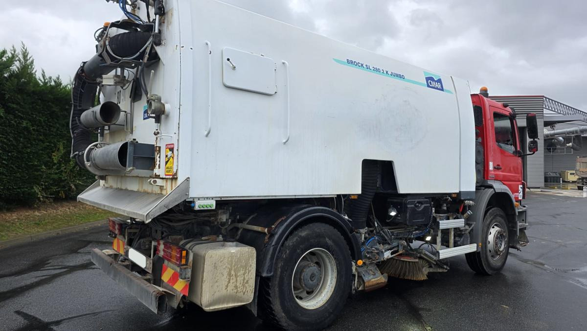 Mercedes Axor 1829 KO - Penyapu jalan: gambar 4 Mercedes Axor 1829 KO - Penyapu jalan: gambar 4