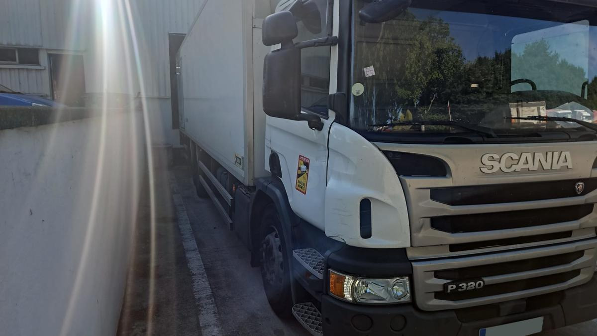 Scania P 320 - Truk berpendingin: gambar 2 Scania P 320 - Truk berpendingin: gambar 2