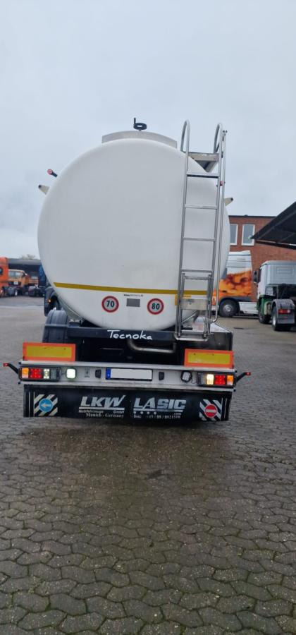TecnoKar Trailers T3P - Semi-trailer tangki: gambar 3 TecnoKar Trailers T3P - Semi-trailer tangki: gambar 3