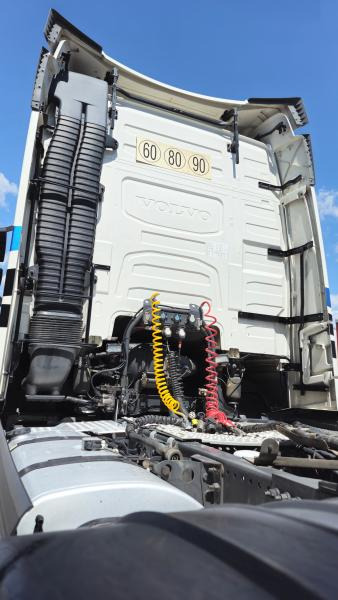 Volvo FH 500 Globetrotter - Tractor head: gambar 5 Volvo FH 500 Globetrotter - Tractor head: gambar 5