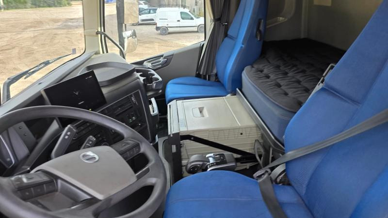 Tractor head Volvo FH 500: gambar 13 Tractor head Volvo FH 500: gambar 13