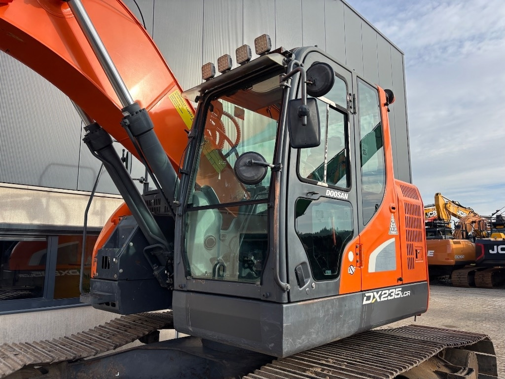 Ekskavator perayap Doosan DX 235 LCR-5 - DX235 - DX235LCR - 235: gambar 10 Ekskavator perayap Doosan DX 235 LCR-5 - DX235 - DX235LCR - 235: gambar 10
