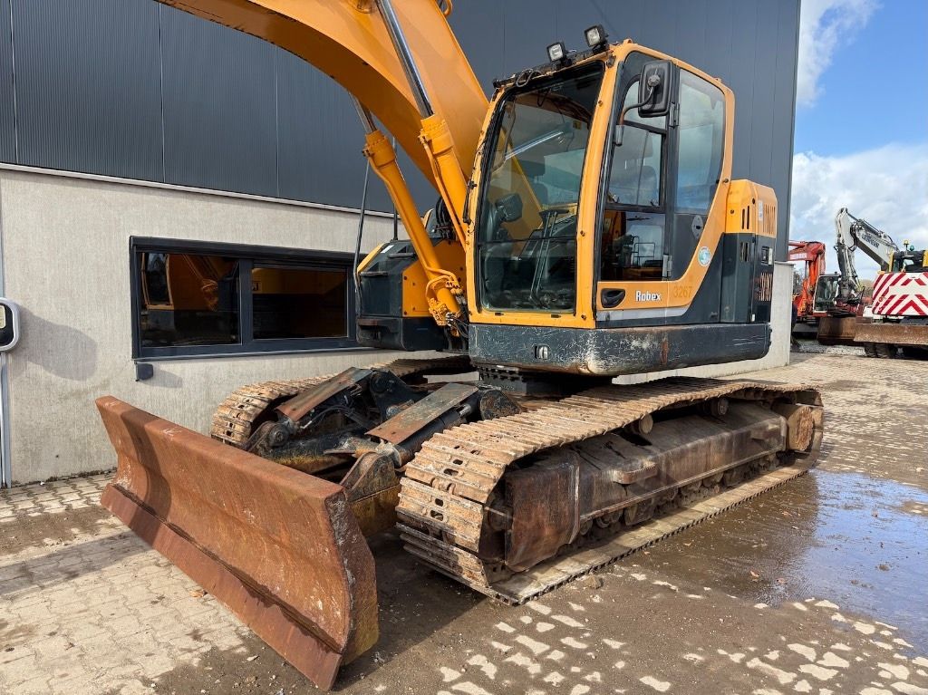 Hyundai Robex 235 LCR-9 A - R 235 - R235 - 235 - 220 - Ekskavator perayap: gambar 3 Hyundai Robex 235 LCR-9 A - R 235 - R235 - 235 - 220 - Ekskavator perayap: gambar 3