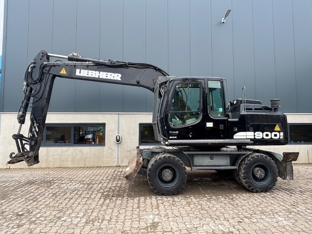 Liebherr A 900 C - A900 - A 904 C - Ekskavator roda: gambar 2 Liebherr A 900 C - A900 - A 904 C - Ekskavator roda: gambar 2