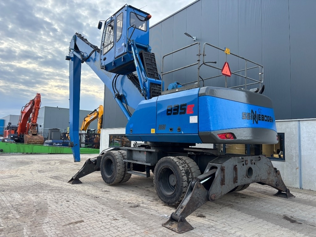 Sennebogen 835E - 835 E - Mesin pengisi: gambar 2 Sennebogen 835E - 835 E - Mesin pengisi: gambar 2