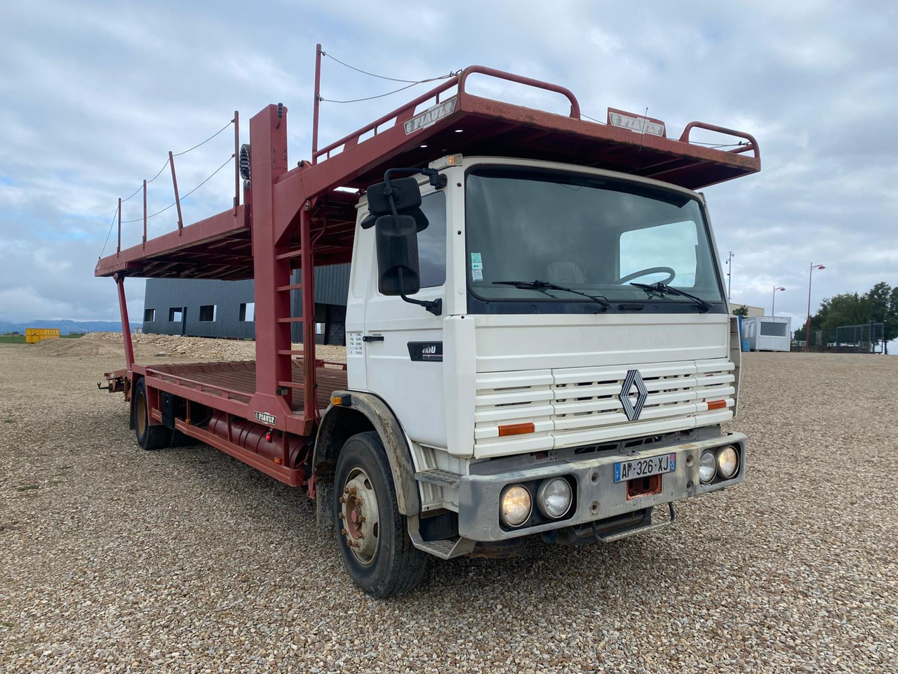 RENAULT GR 280 - Truk pengangkut mobil: gambar 2 RENAULT GR 280 - Truk pengangkut mobil: gambar 2