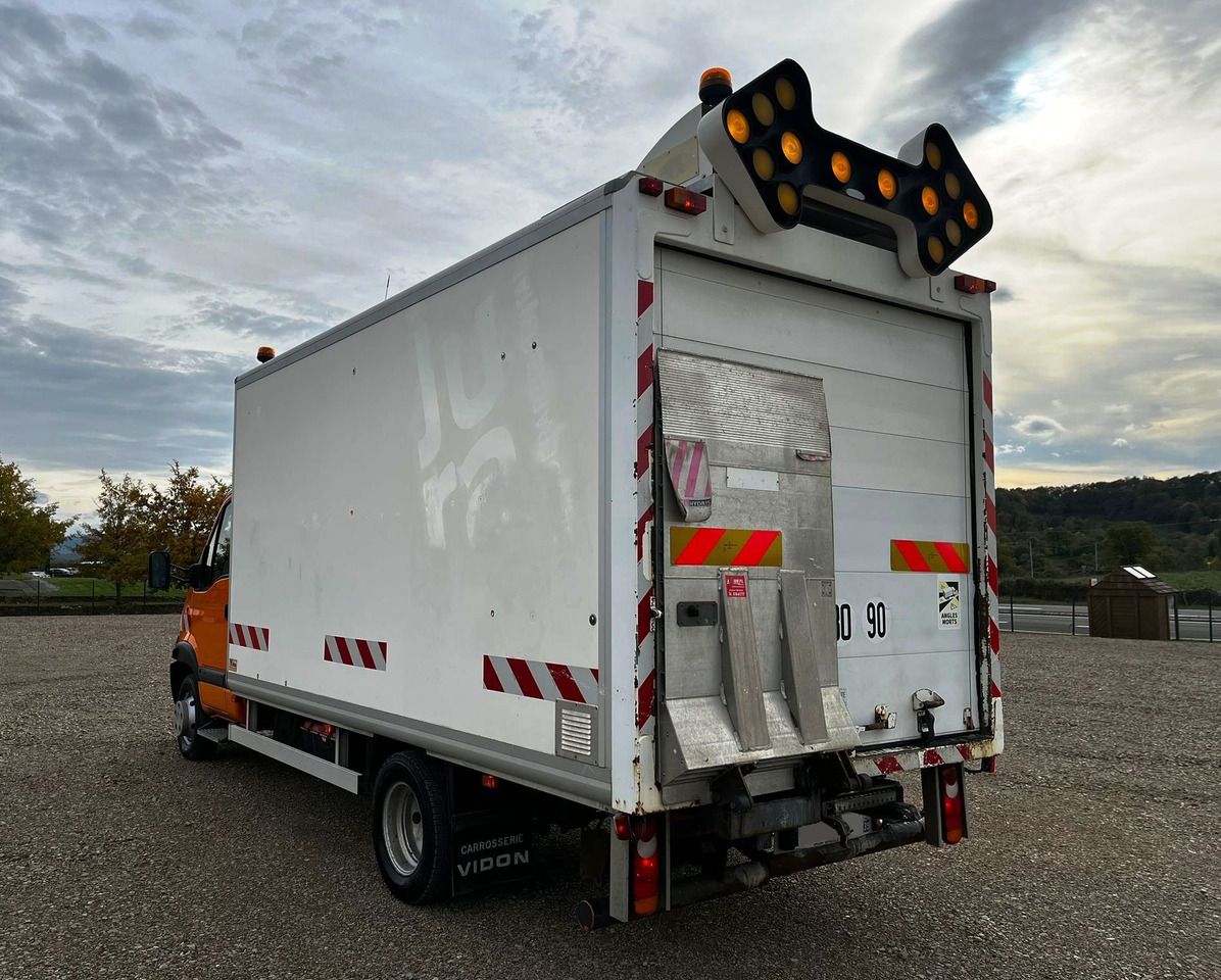 RENAULT Mascott DCI 160 CAISSE + HAYON - Truk box: gambar 3 RENAULT Mascott DCI 160 CAISSE + HAYON - Truk box: gambar 3