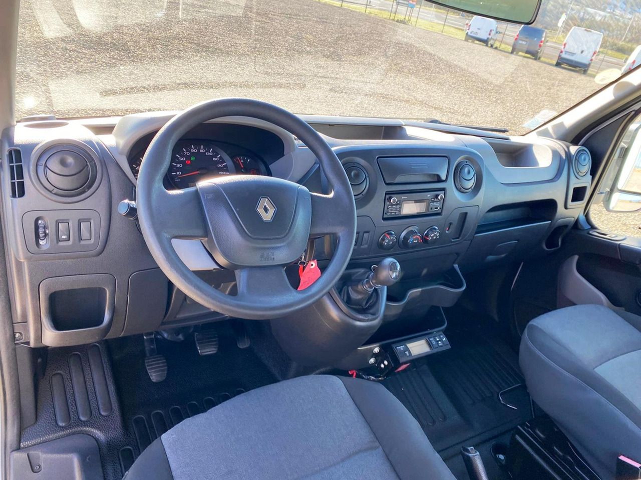 RENAULT Master III 2.3 DCI 145 FRIGO - Van box: gambar 5 RENAULT Master III 2.3 DCI 145 FRIGO - Van box: gambar 5