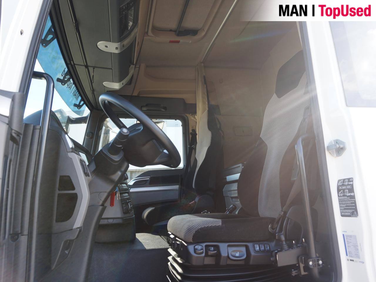 MAN TGS 26.460 6X2-4 BL Abroll Kipper - Truk jungkit: gambar 5 MAN TGS 26.460 6X2-4 BL Abroll Kipper - Truk jungkit: gambar 5