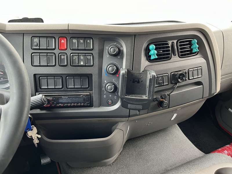 DAF LF 210 FA / 12 Ton / 353 dkm / Koffer / LBW 1500 kg / NL LKW - Truk box: gambar 5 DAF LF 210 FA / 12 Ton / 353 dkm / Koffer / LBW 1500 kg / NL LKW - Truk box: gambar 5