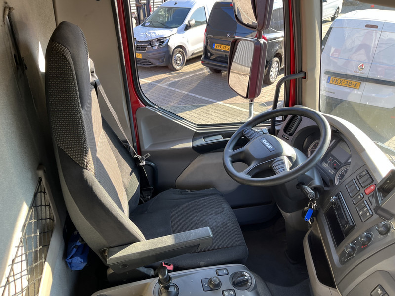 DAF LF 210 FA / 12 Ton / 394 dkm / Box / Loadlift / NL Truck - Truk box: gambar 3 DAF LF 210 FA / 12 Ton / 394 dkm / Box / Loadlift / NL Truck - Truk box: gambar 3