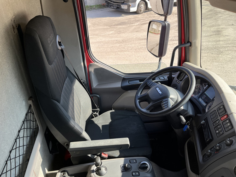 DAF LF 210 FA / 12 Ton / 419 dkm / Koffer / LBW 1500 kg / NL LKW - Truk box: gambar 3 DAF LF 210 FA / 12 Ton / 419 dkm / Koffer / LBW 1500 kg / NL LKW - Truk box: gambar 3