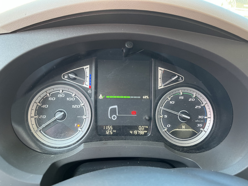 DAF LF 210 FA / 12 Ton / 419 dkm / Koffer / LBW 1500 kg / NL LKW - Truk box: gambar 4 DAF LF 210 FA / 12 Ton / 419 dkm / Koffer / LBW 1500 kg / NL LKW - Truk box: gambar 4